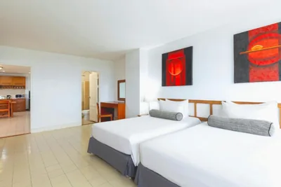 Waterfront Suites Phuket by Centara – Foto’s 5