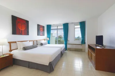 Waterfront Suites Phuket by Centara – Foto’s 6