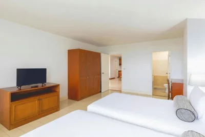 Waterfront Suites Phuket by Centara – Foto’s 7