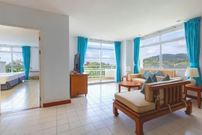 Waterfront Suites Phuket by Centara – Foto’s 10
